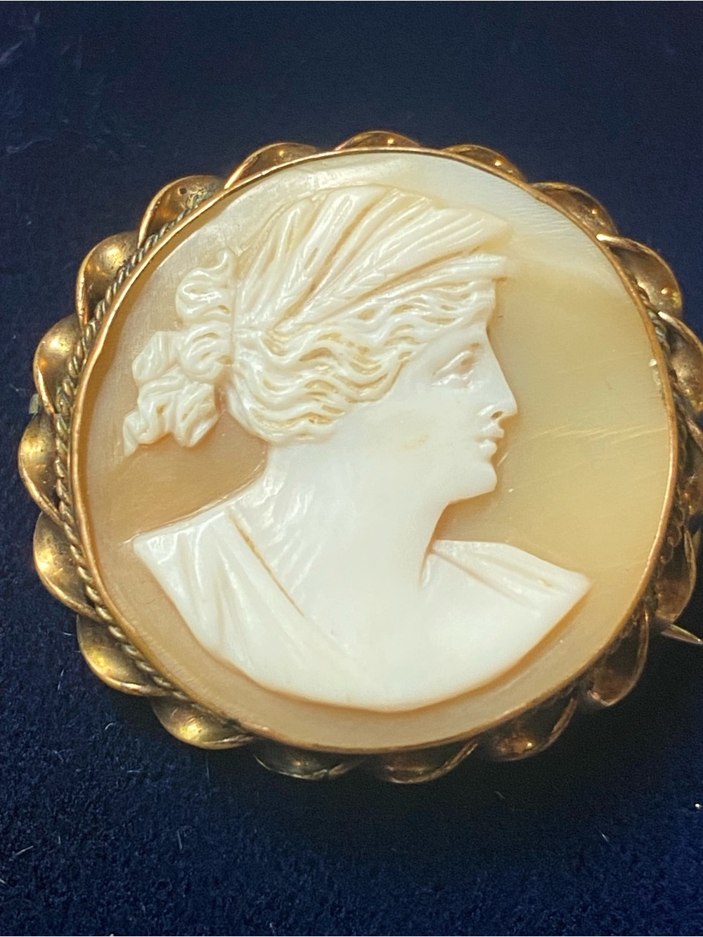 Antique Edwardian Hand Carved Shell Cameo Brooch Heirloom